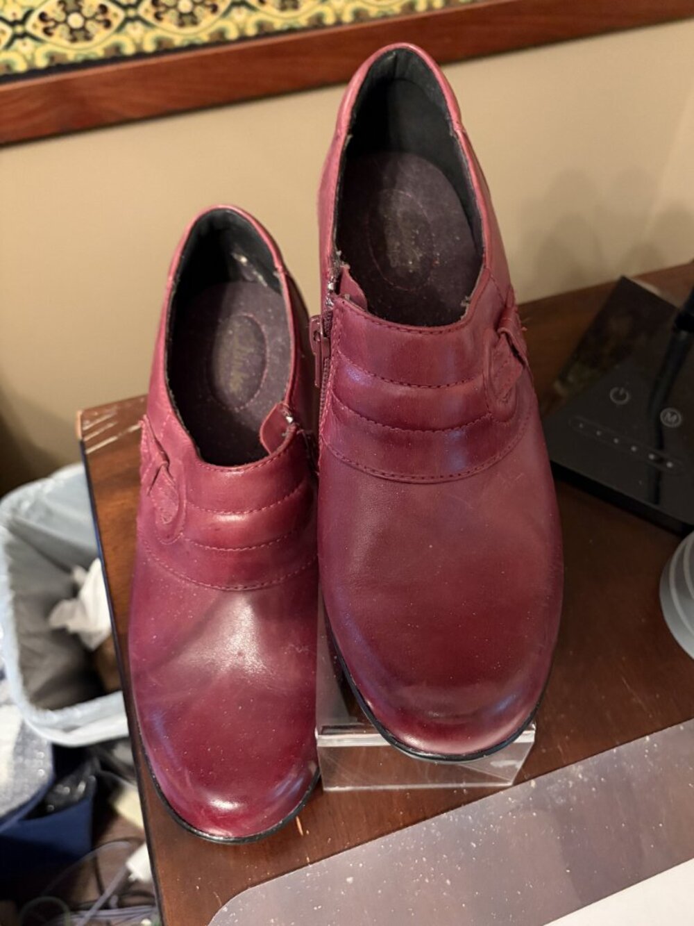 Size 8.5M Clarks Women's Bendables Slip On Burgundy Leather Shoes